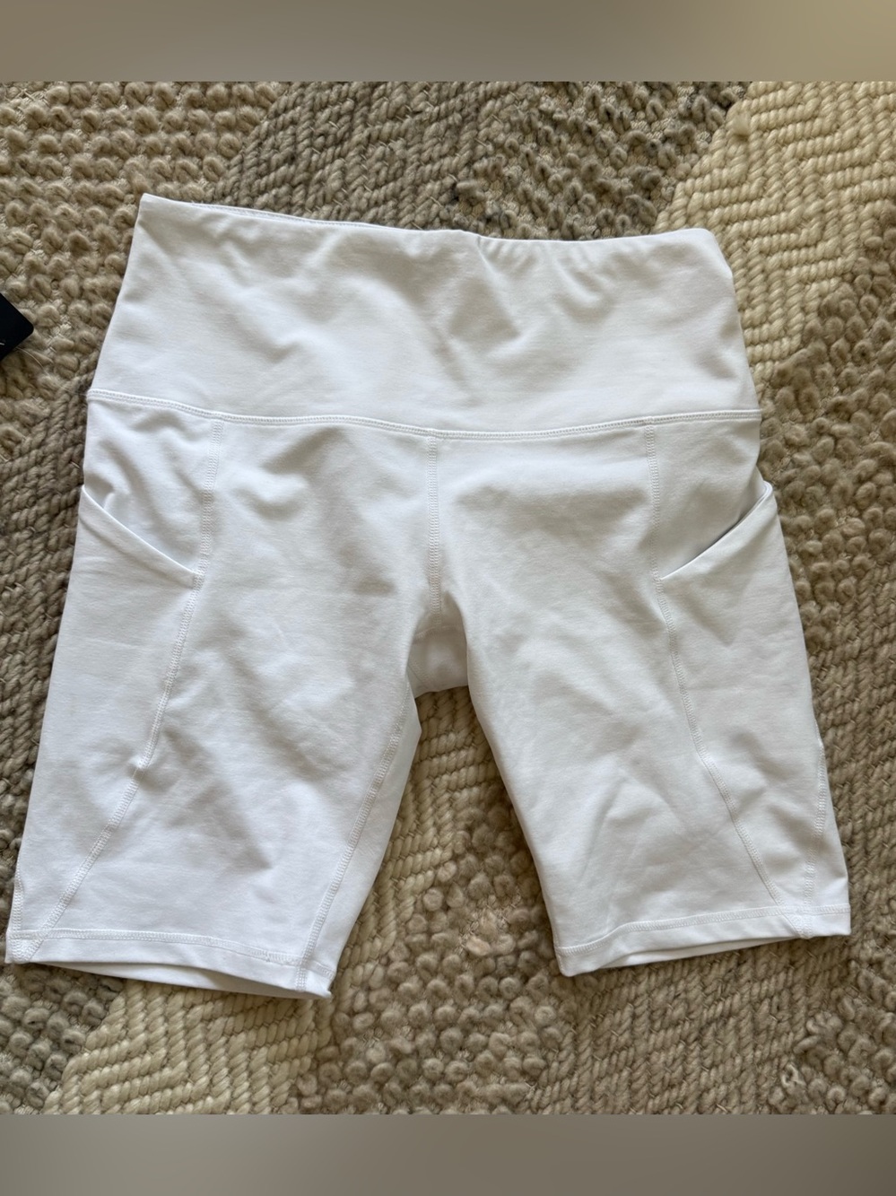 High-Waist White Bike Shorts with Side Pockets large nwt ododos
